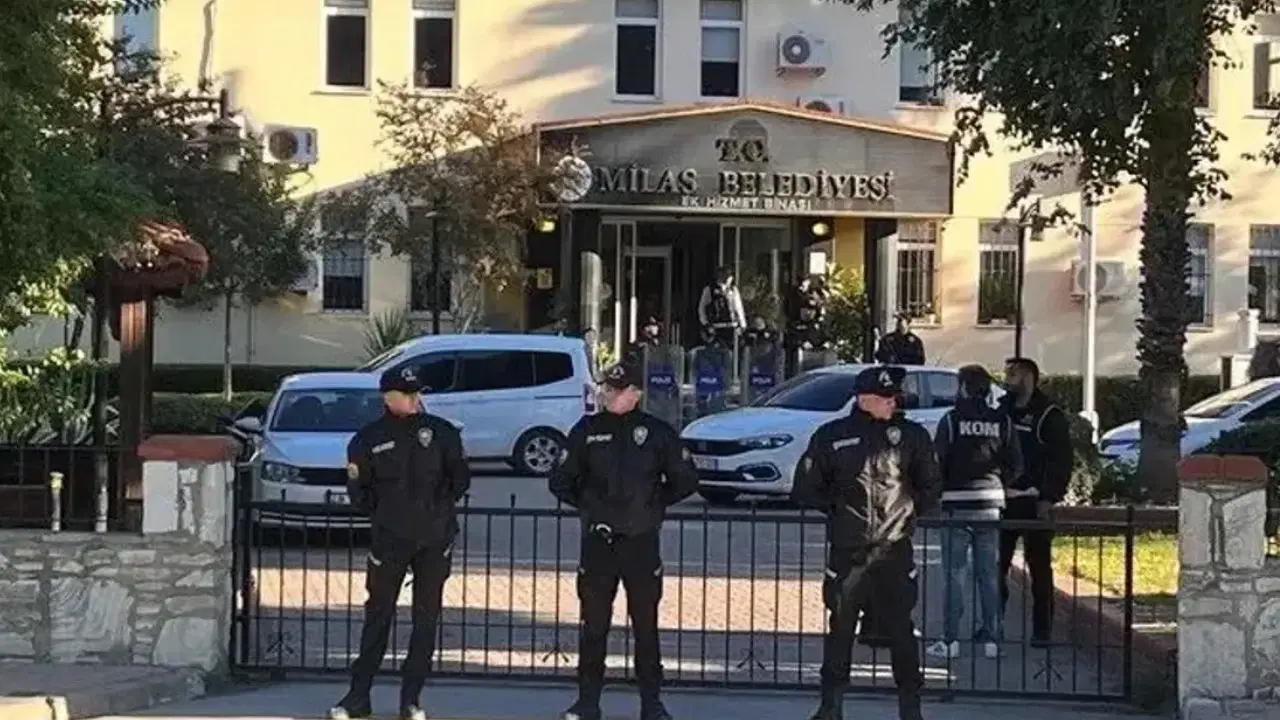 Milas Belediyesi operasyonunda yeni gelişme: Belediye başkanı ve oğlu dahil 18 kişi tutuklandı!