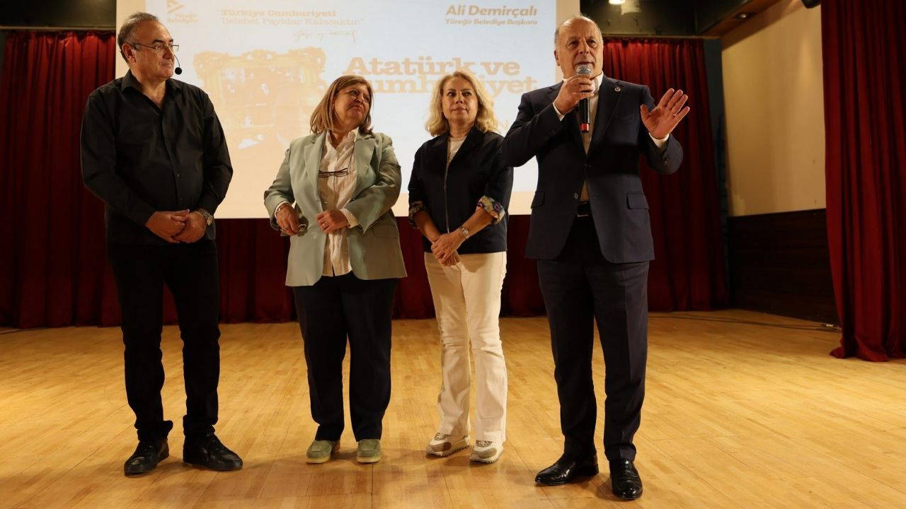 Sunay Akın, Yüreğir’de Adanalılarla buluştu