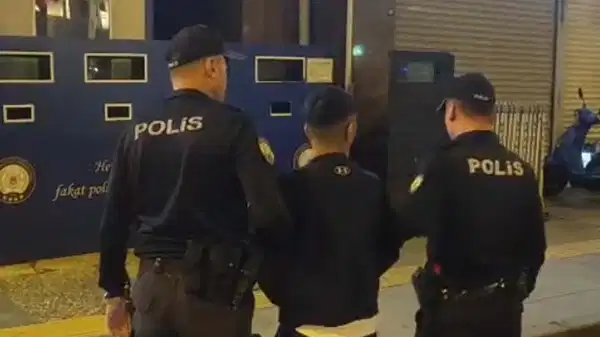 50 yıl kesinleşmiş hapis cezası bulunan 16 yaşındaki firari yakalandı