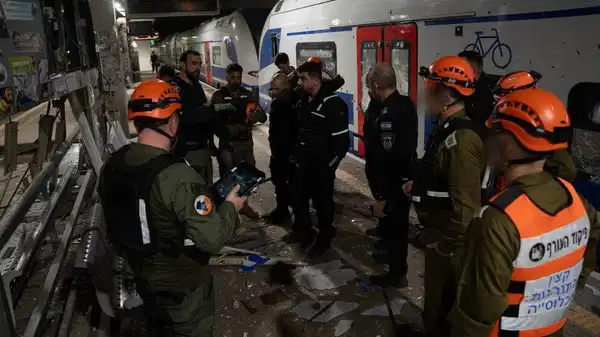 İran’dan, İsrail’in merkezinde 'küme mühimmatlı' füze saldırısı