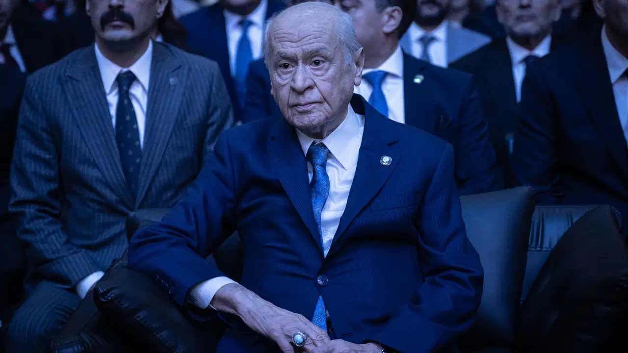 'Tarihi çağrı' denilmişti... Bahçeli 'sokak eylemlerinden' korktu, CHP'ye kongre için tarih verdi: 'Kılıçdaroğlu genel başkandır' çıkışı