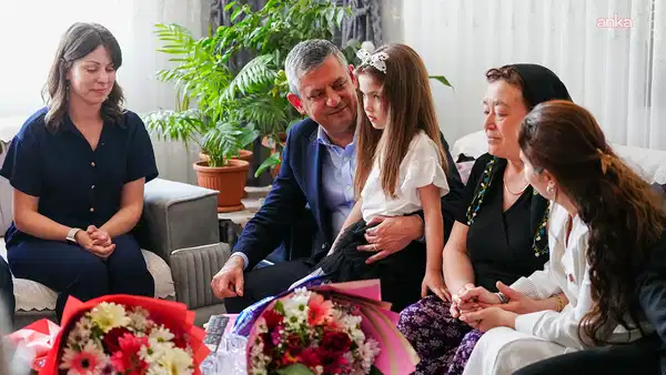 Özgür Özel'den 'Anneler Günü' ziyaretleri