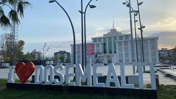 Döşemealtı Belediyesi’ne yönelik operasyonda 4 tutuklama