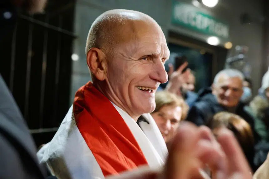 Nobel ödüllü Belaruslu muhalif serbest bırakıldı