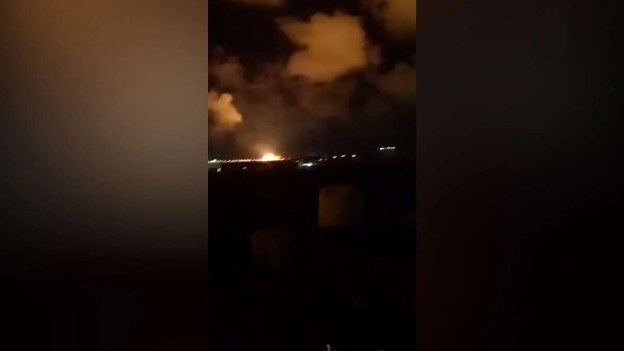 Husiler Aden Havalimanı’nı hedef aldı: Yolcular tahliye edildi