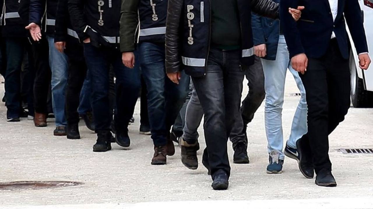 'Şapkalılar' suç örgütüne 5 ilde operasyon: Üç avukat da gözaltına alındı