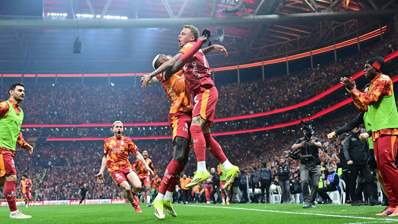 Siyasilerden Galatasaray'a tebrik mesajları