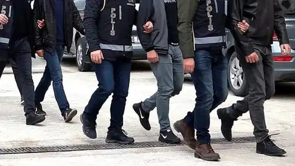 İstanbul'da 'yasa dışı bahis ve kumar' operasyonu: 68 zanlı yakalandı