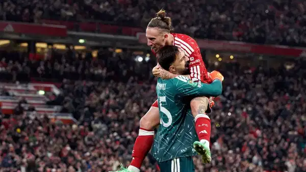 İngiltere Lig Kupası'ndaki dev maçta gülen taraf Liverpool