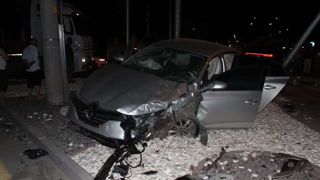Otomobille cip çarpıştı: Çok sayıda yaralı var!
