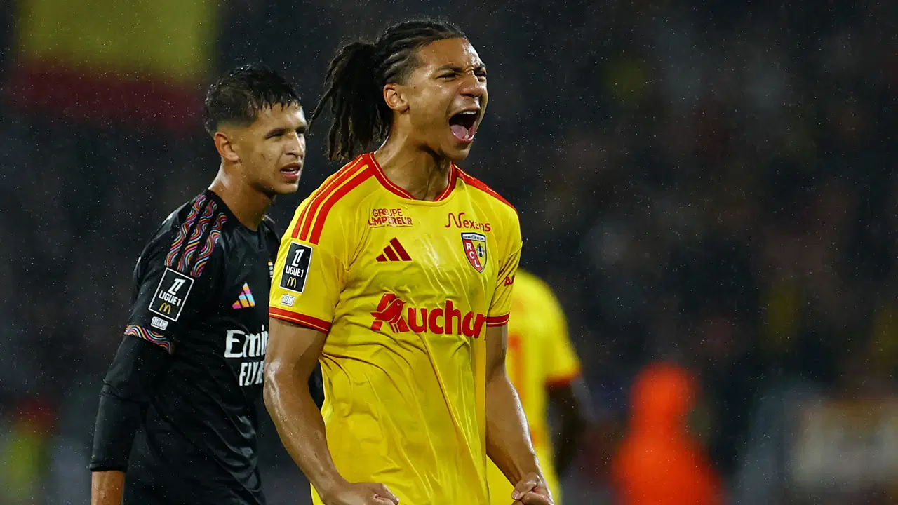 Lens, Lyon'u 10 kişiyle devirdi