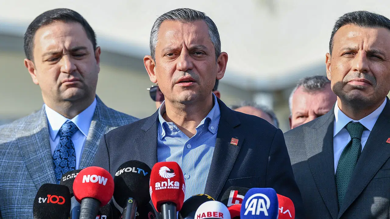 Özgür Özel Silivri'de: Tutuklu başkanları ziyaret ediyor