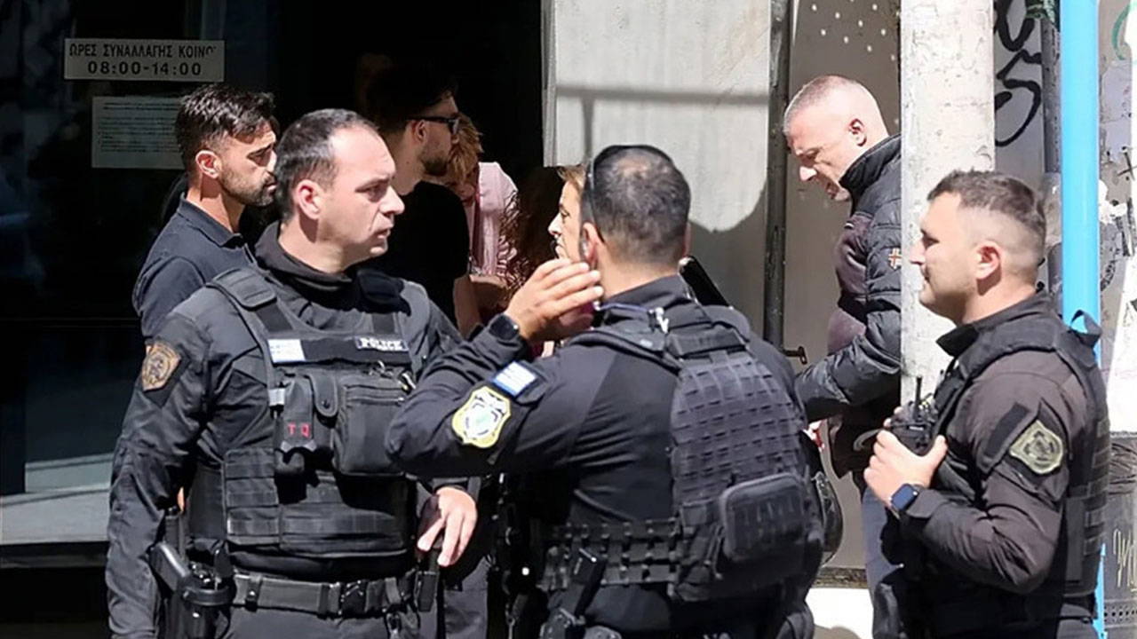 Atina'da silahlı saldırı: Yaralılar var!