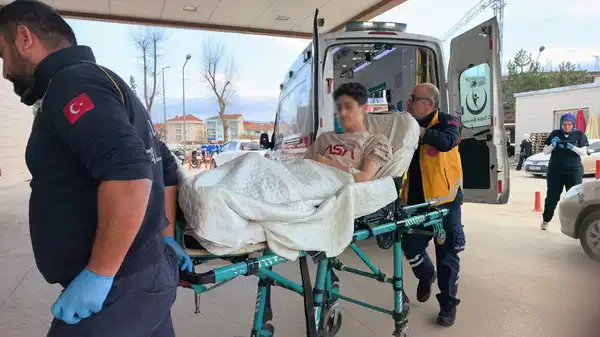 'Pas vermedi' tartışması: 16 yaşındaki çocuk bıçaklandı, şüpheli kaçtı