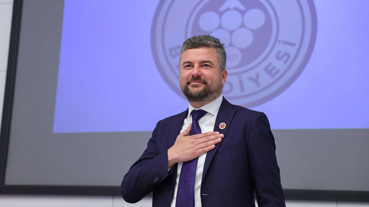 Buca Belediyesi'ne operasyon... CHP'den ilk tepki: 'Mesainin ilk sabahı, iktidar yine bildik senaryoyla işe koyuldu!'