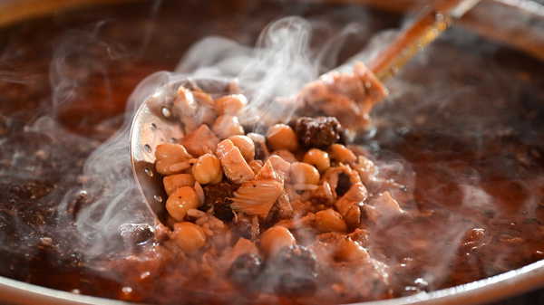 Meşe odunu ateşinde pişen 100 yıllık lezzet: Alanya’nın tescilli şifa deposu...