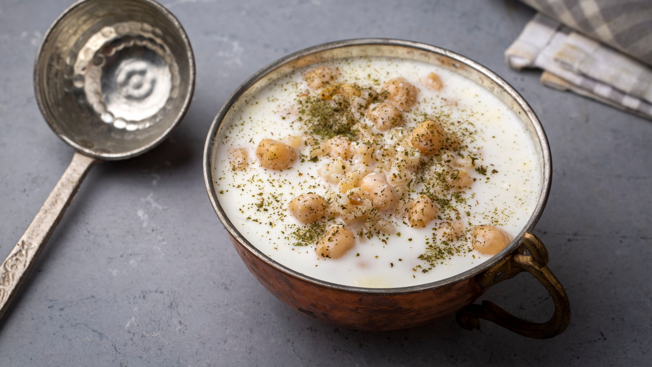 Serinleten ve doyurucu lezzet: Masterchef ayran aşı çorbası tarifi...