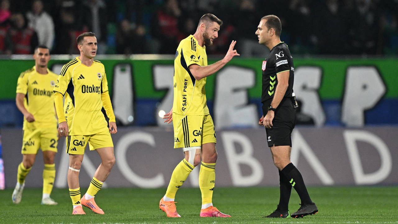 Eski hakemler Çaykur Rizespor - Fenerbahçe maçının pozisyonlarını yorumladı: 'Hakemin 3 kararı da yanlış!' 