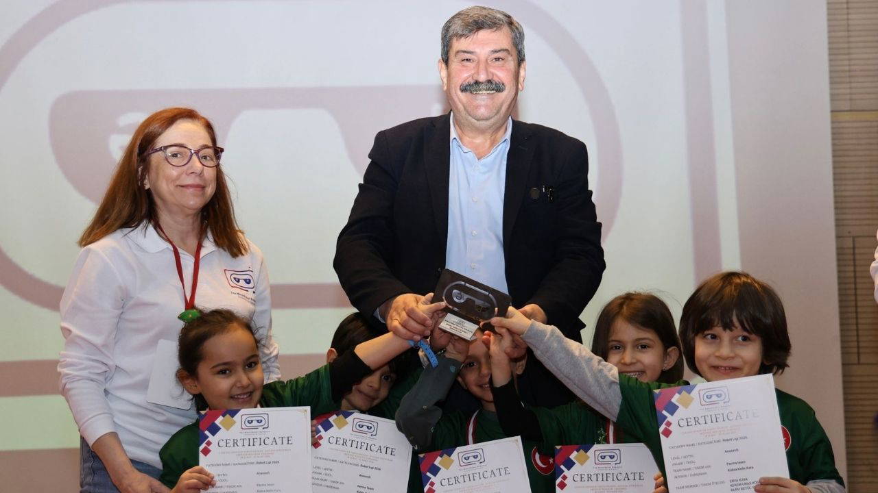 Mersin’in en büyük robotik festivali Toroslar’da yapıldı