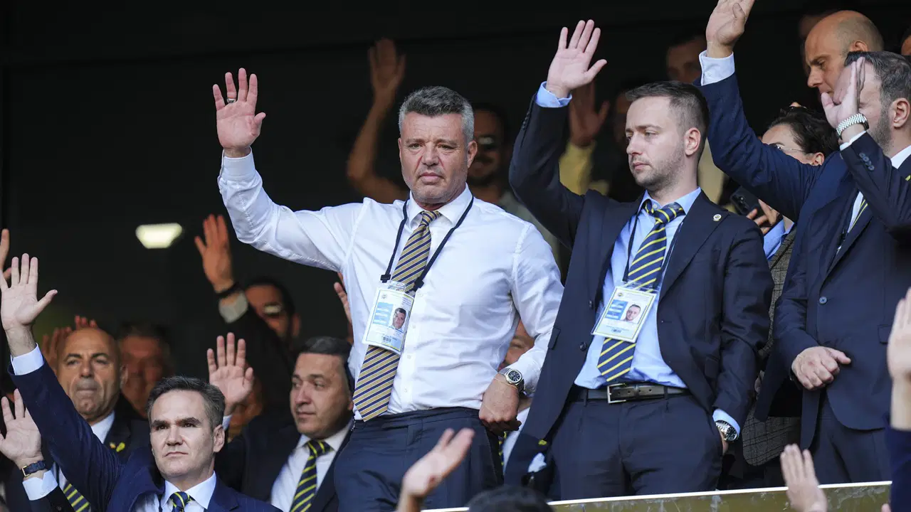 Tarihi kongre sona erdi: Fenerbahçe'nin yeni başkanı Sadettin Saran!