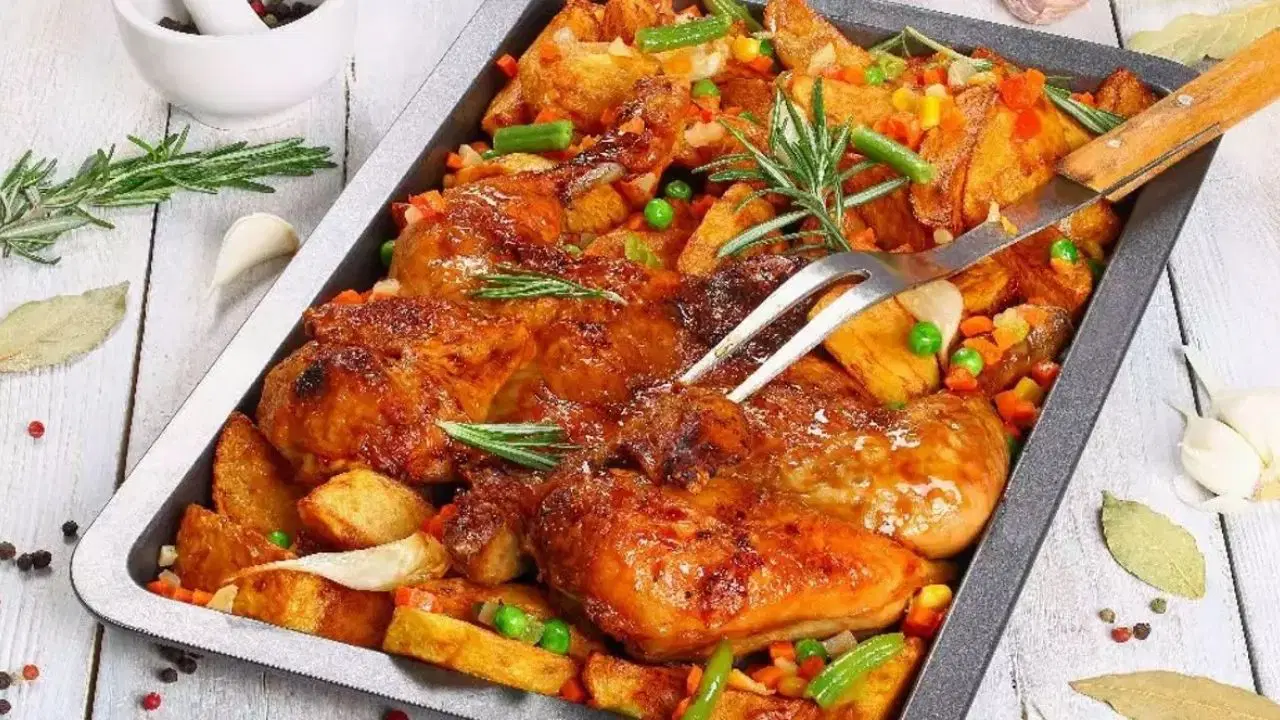 Pratik ve sağlıklı: Fırında sebzeli tavuk tarifi