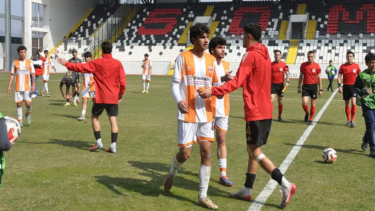 Türk futbolunun köklü kulübü 3. Lig'e düştü!