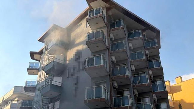 Antalya'da 3 yıldızlı otelde yangın paniği: Ekipler sevk edildi