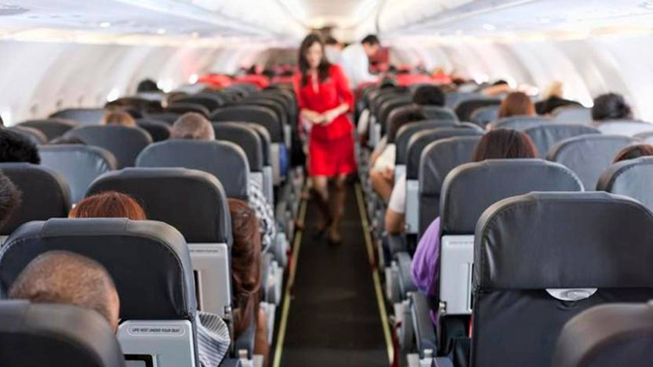 THY uçağında 'bomba' şakası: Yolcu uçaktan indirildi!