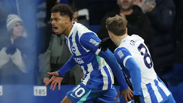 Brighton puanı son anda kurtardı!