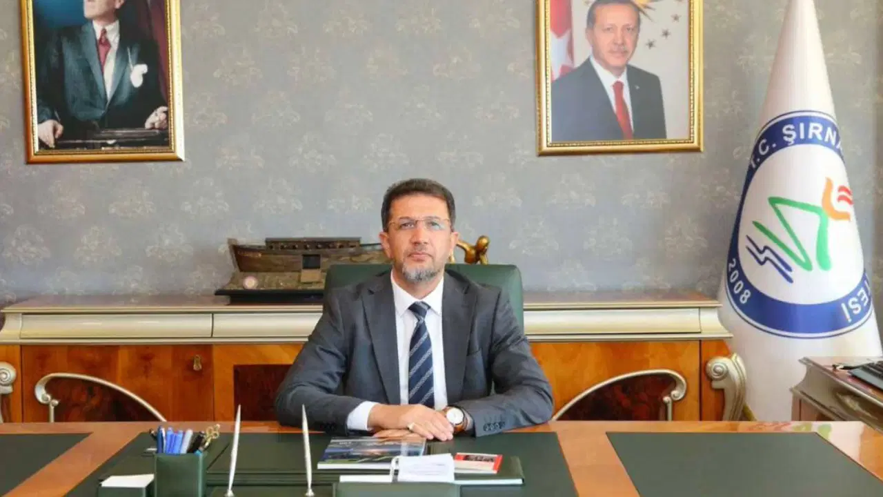 Kendini peygamber ile bir tuttu! Muhalif medyayı ‘kafir’ ilan etti