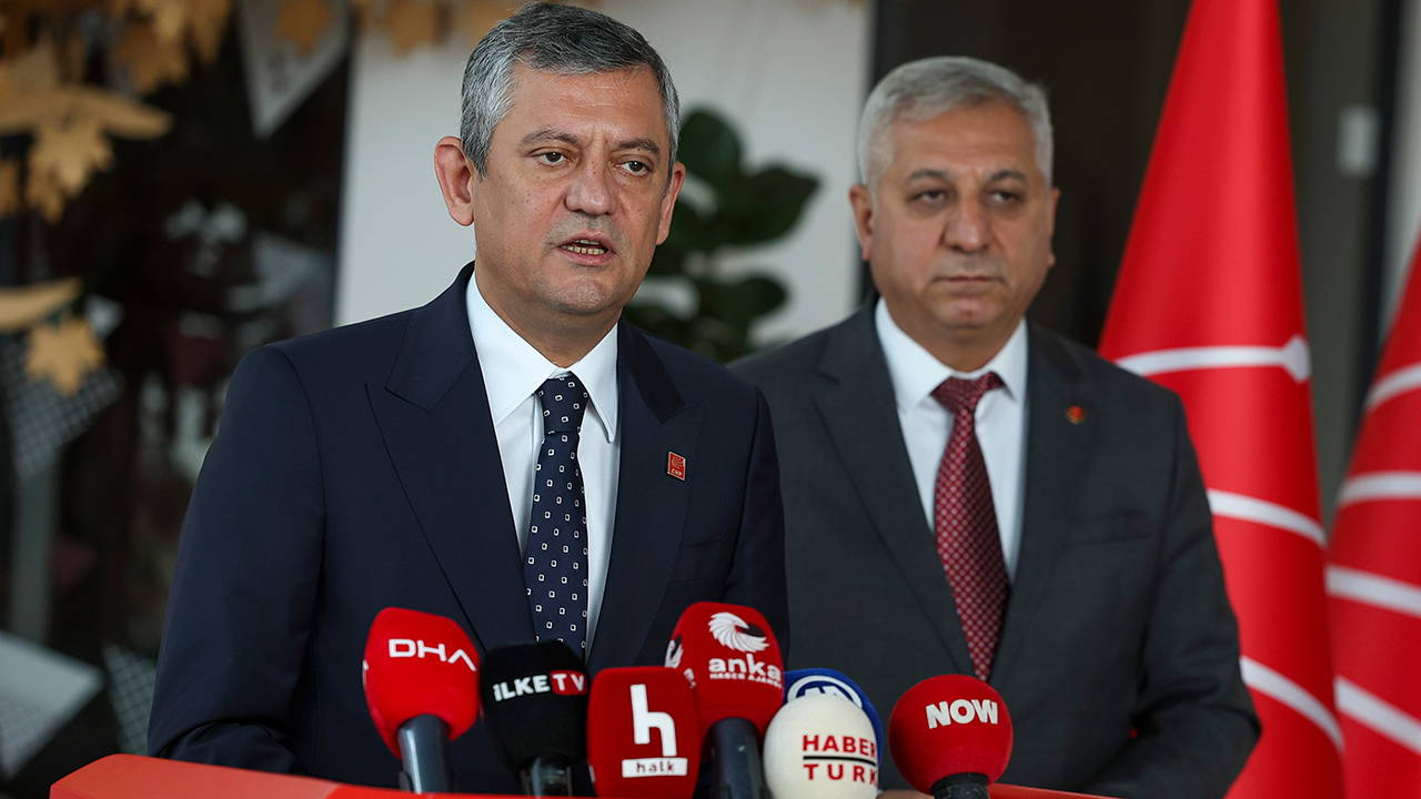 CHP-EMEP görüşmesi... Özgür Özel iktidara rest çekti: 'Halkın gücünü göstermek gerekiyor'