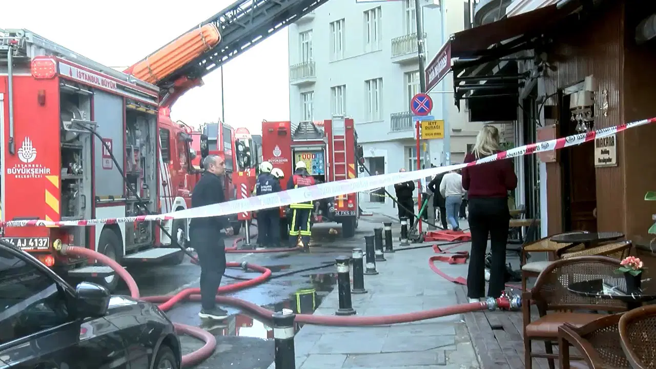 Beşiktaş'ta restoranda korkutan yangın!