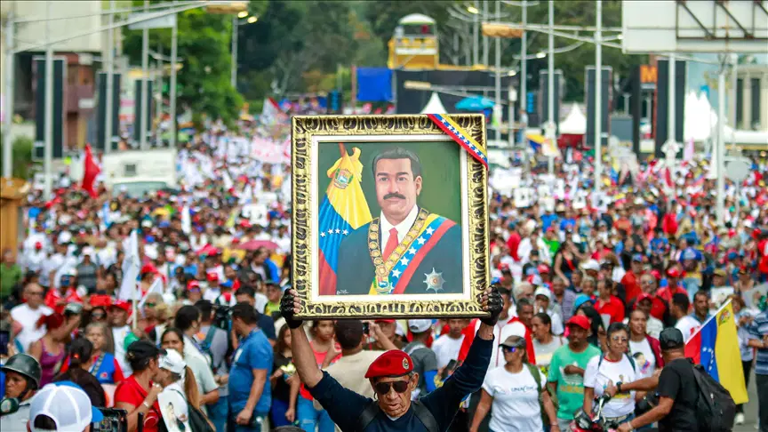 Caracas’ta Maduro için özgürlük çağrıları: Afişler kenti sardı