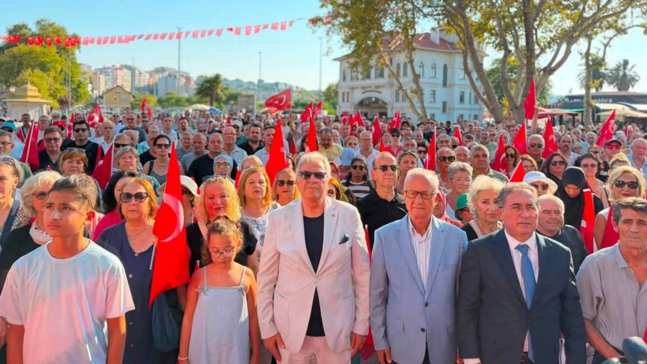 Bandırma'da CHP'den toplu istifa: Belediye Başkanı Dursun Mirza ve 16 meclis üyesi YENİ Parti'ye katıldı