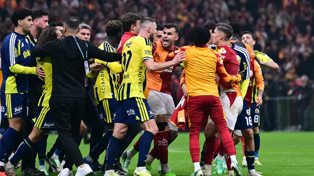 Fenerbahçe derbi sonrası davranışlarla ilgili açıklama yaptı