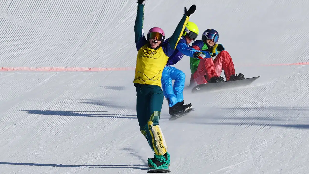 Kadınlar snowboard kros kategorisinde altın madalya Josie Baff'ın!