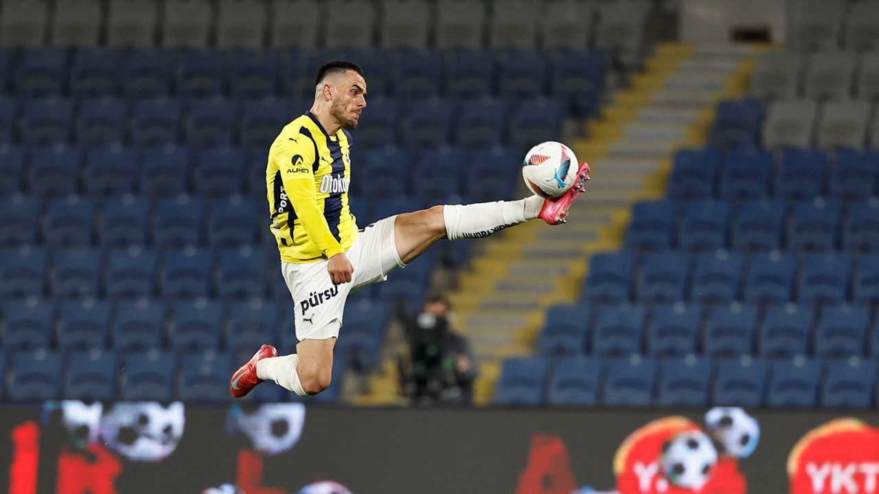 Filip Kostic'in yeni adresi belli oluyor! 