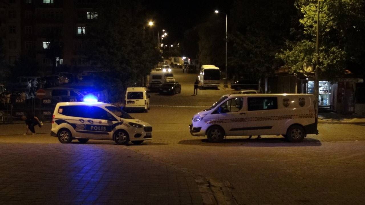 İki yıl önce kendisini vuran husumetlisine kurşun yağdırdı!