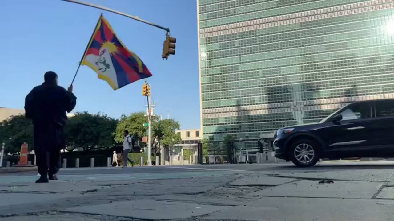 BM önünde Tibet protestosu
