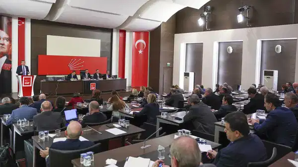 CHP'li bir grup milletvekilinden Özgür Özel'e mektup