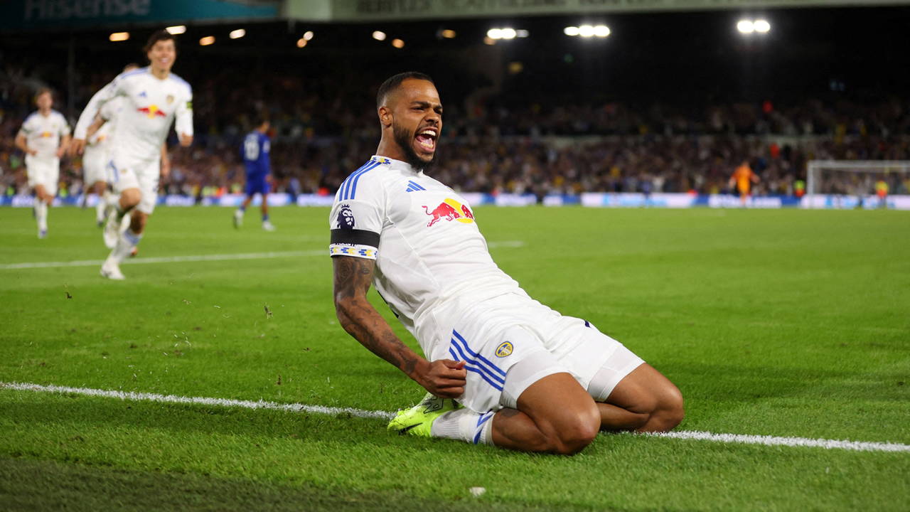 Leeds United lige galibiyetle başladı!