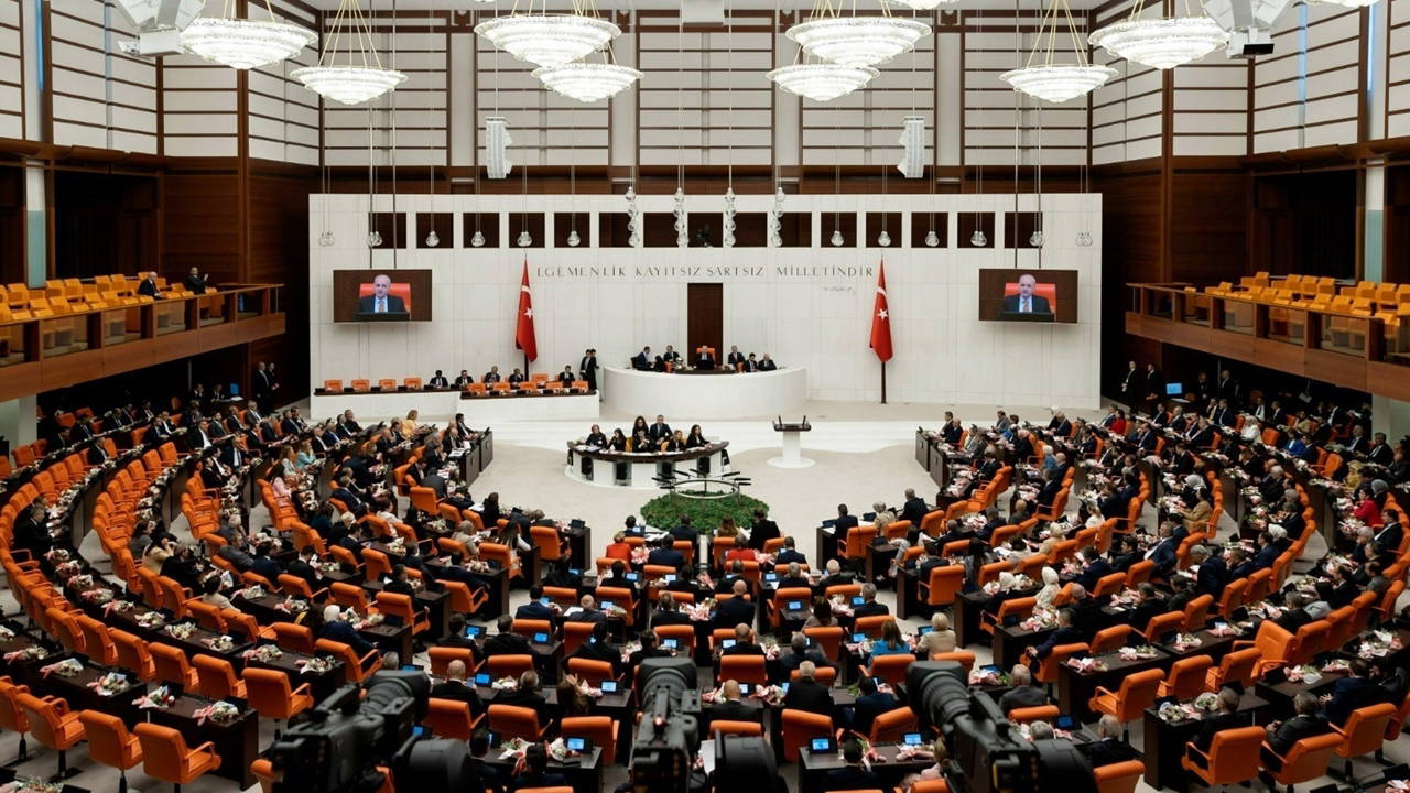 Kanun teklifi çalışması sürüyor... Sigara içilecek alanlar için yeni kriterler geliyor