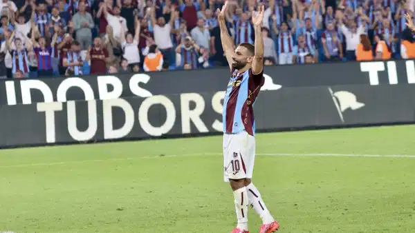 Attığı 2 golle karşılaşmaya damga vurmuştu: Mohamed Salah Avrupa'da gündem oldu