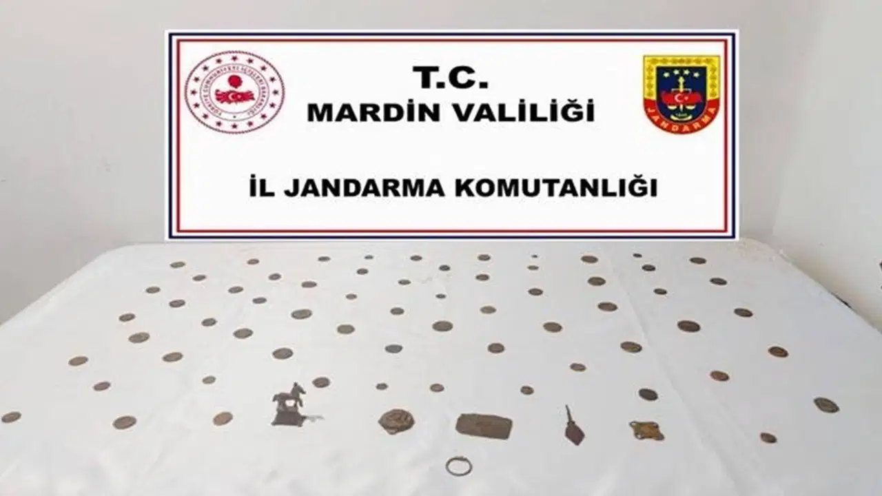 Mardin'de 'tarihi eser' operasyonu: 70 sikke ve çok sayıda obje ele geçirildi