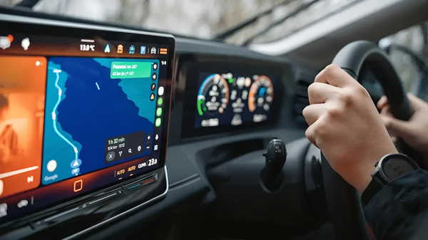 Milyonlarca sürücüyü ilgilendiriyor... İçişleri'nden araçlara takılan 'multimedya ekranlar' ile ilgili yeni karar: Cezalar iptal edildi, yaptırımlar durduruldu!