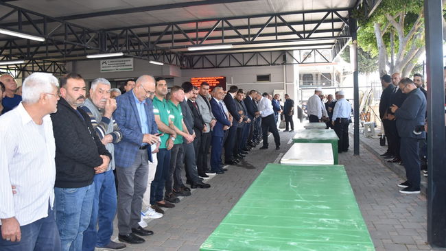Tarsus'taki katliamda öldürülenler toprağa verildi