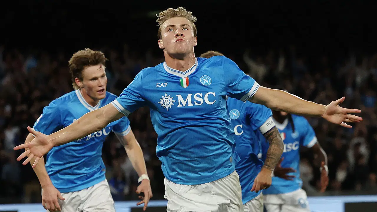 Napoli ikinci yarı açıldı: Galibiyet Rasmus Höjlund ile geldi!