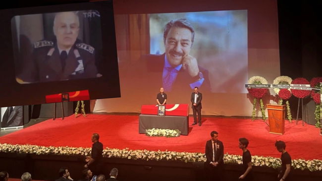 Yuhalanarak salondan çıkarıldı...