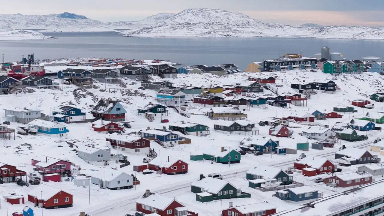 Grönland’da yaşam: Buzlarla kaplı adada bir yıl nasıl geçer?