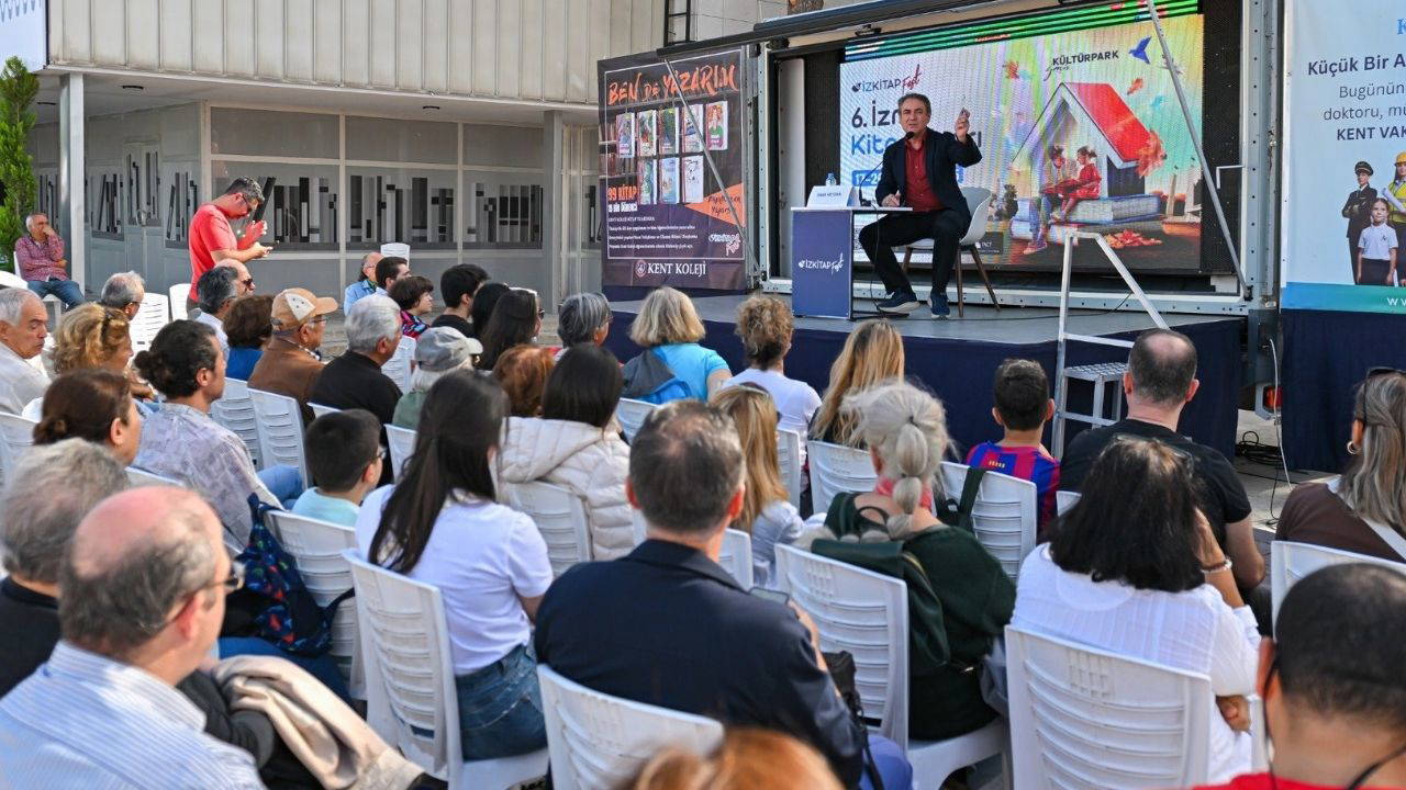 Sinan Meydan İZKİTAP’ta “Adım Adım Cumhuriyet”i anlattı